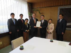 ������˾R8ǯ��